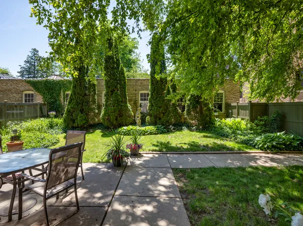 1324 Central St APT 1E, Evanston, IL 60201