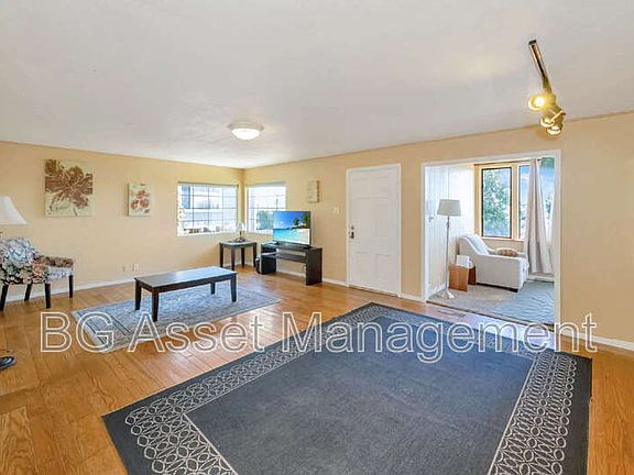 3rd image of 6606 Aqua Vista Ct