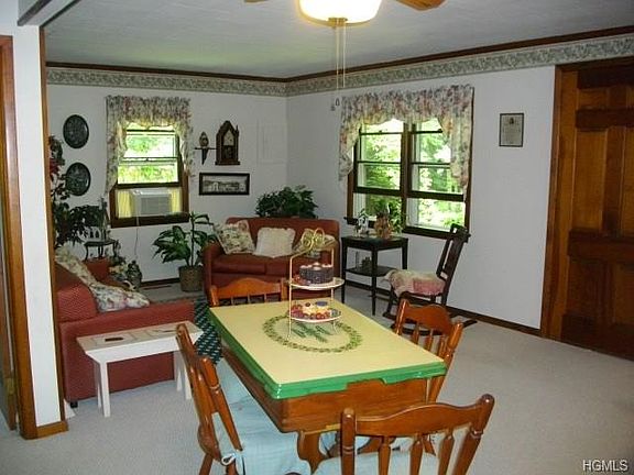 4th image of 16 Casey Ln