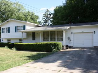 15 Roosevelt Dr, Hubbard, OH 44425