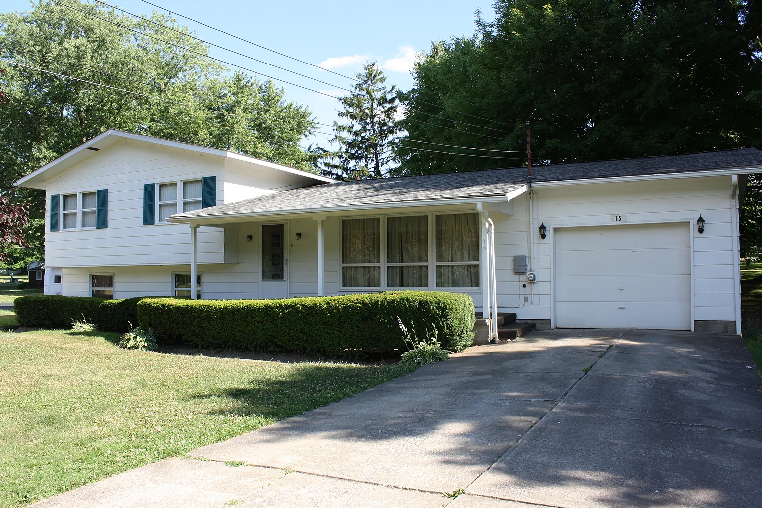 15 Roosevelt Dr photo 1