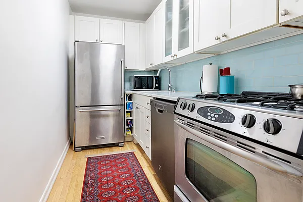 Sold by Flat Iron Real Estate | media 7