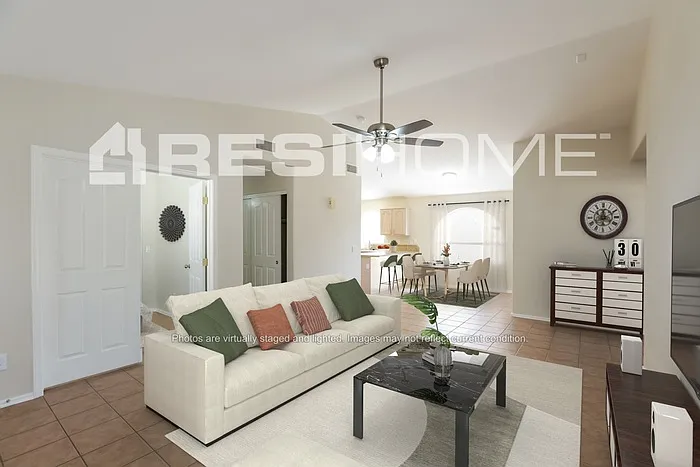 3 bed, 2.0 bath, 1290 sqft, $1,795 — Photo 2