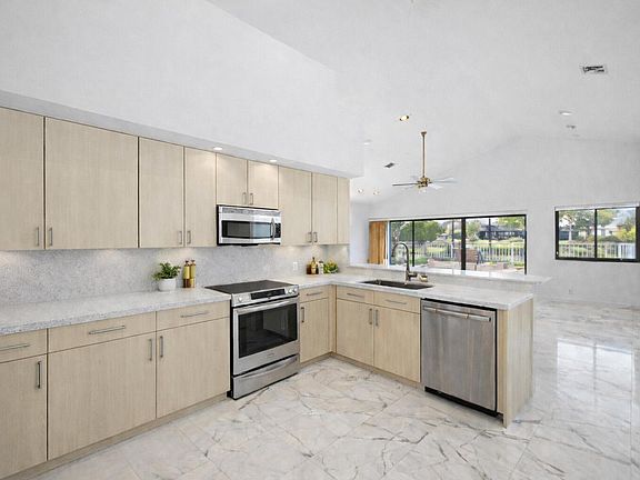 4th image of 10747 Stonebridge Boulevard