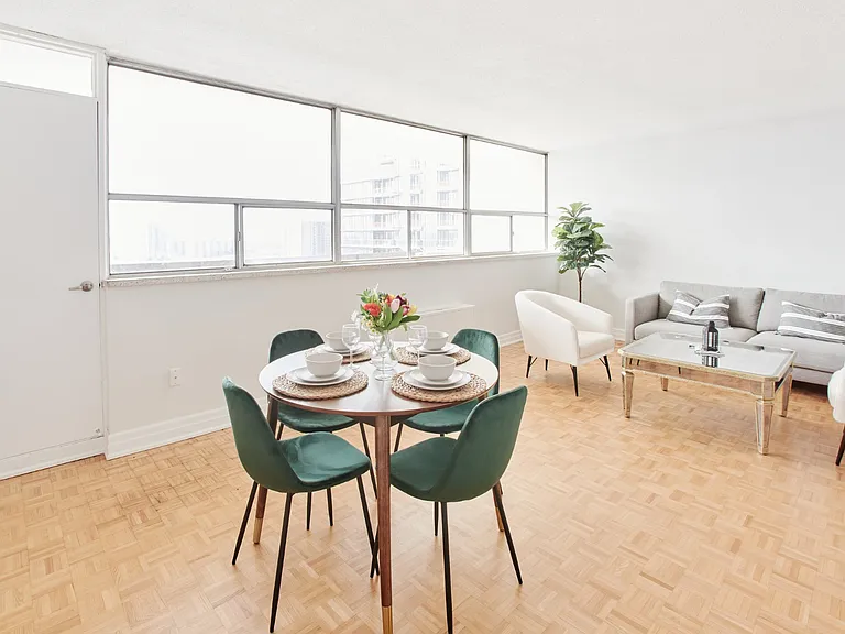 35 Warrender Ave #1 BD — Photo 3