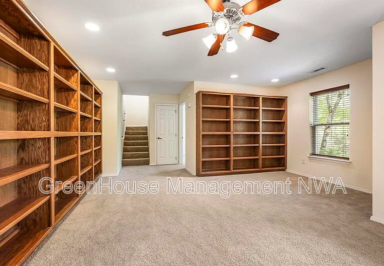28 Latshaw Dr — Photo 25