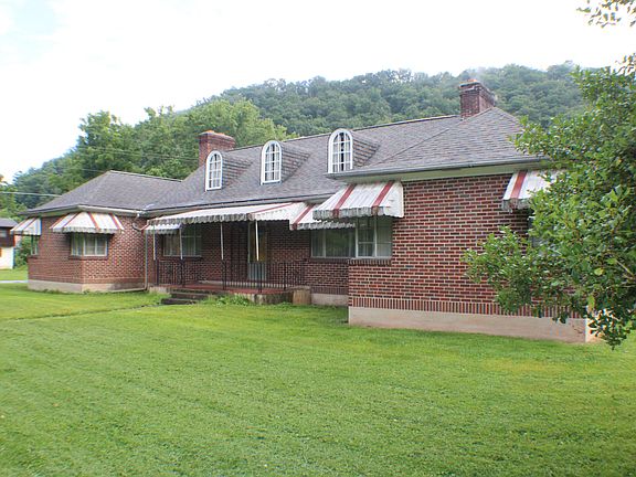 3rd image of 801 9th St