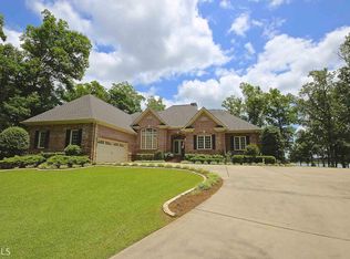 135 Harvest Ln, Fayetteville, GA