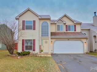 53 E Country Walk Dr, Round Lake Beach, IL