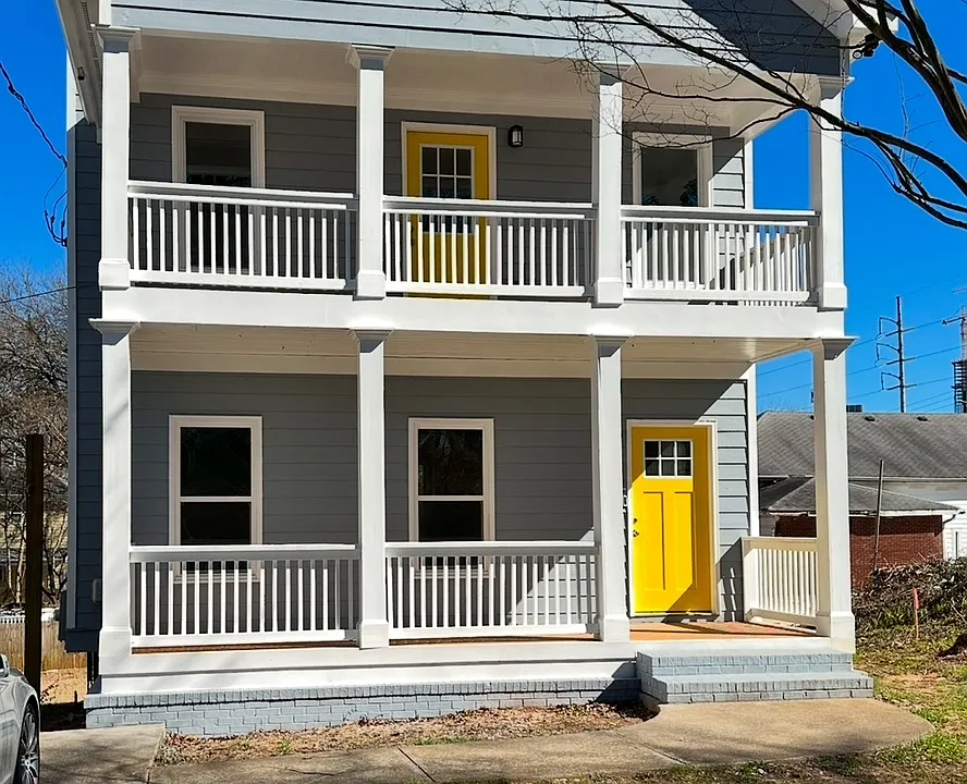 339 Elm St NW