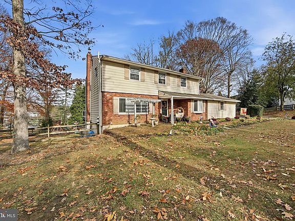 3rd image of 1331 Faucett Dr