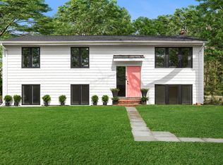 14 Old Main Rd, Quogue, NY 11959