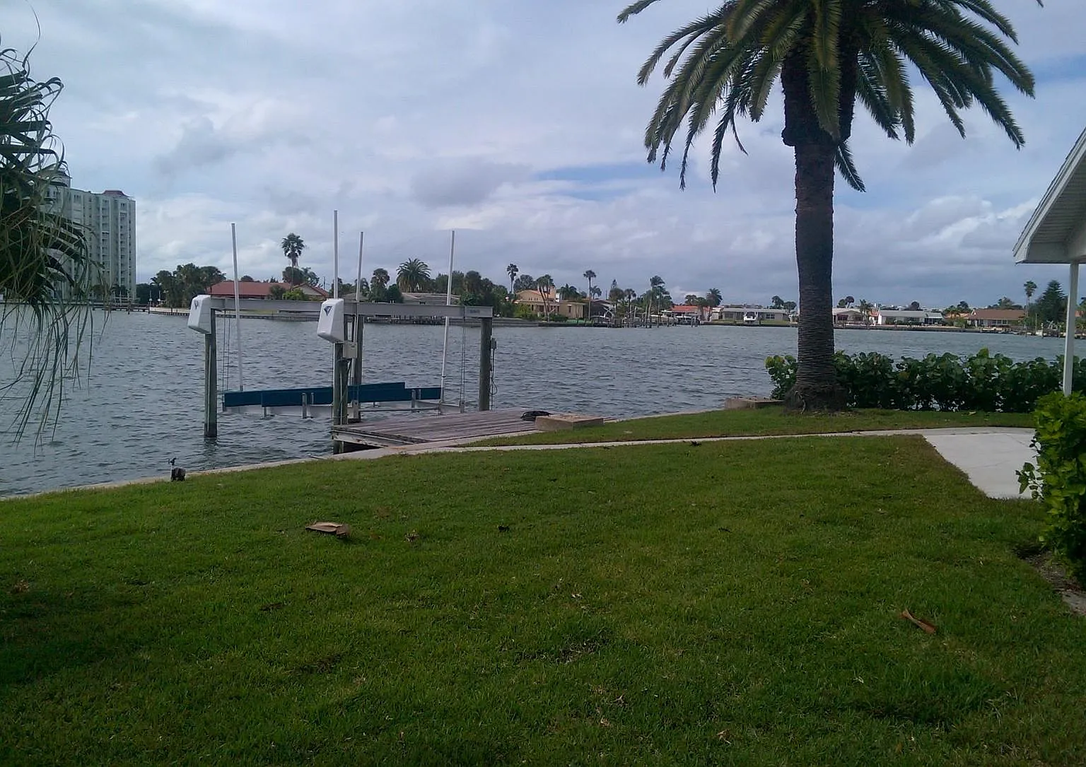 3 bed, 1834 sqft, $5,950 — Photo 2