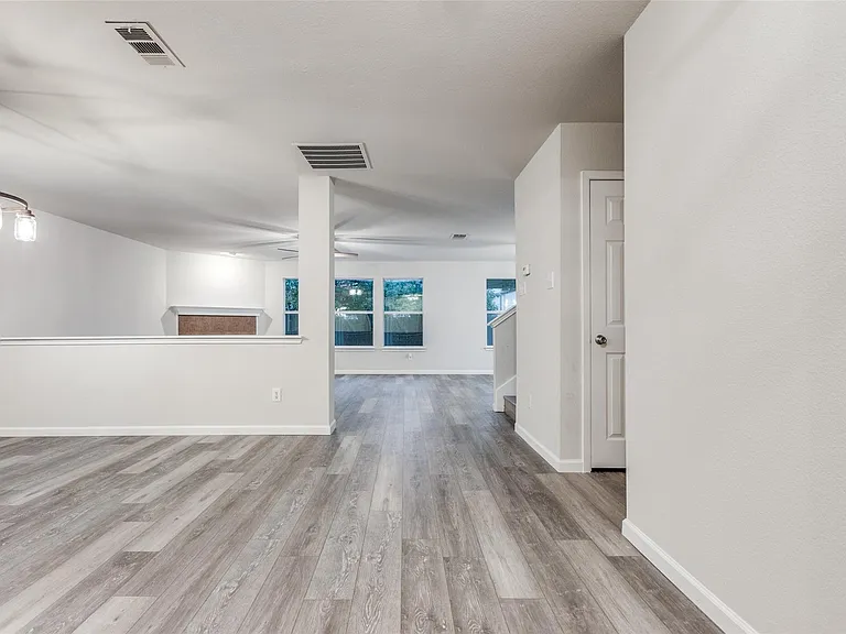 1817 Heron Dr — Photo 8