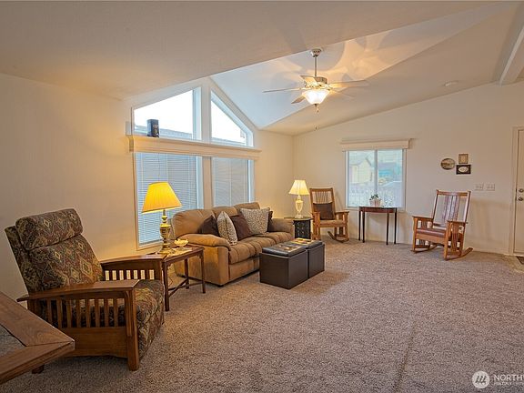 5th image of 731 W. Heritage Loop