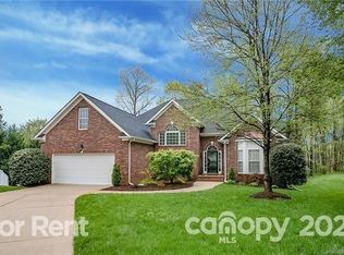 8106 Lockman Ln, Charlotte, NC 28269