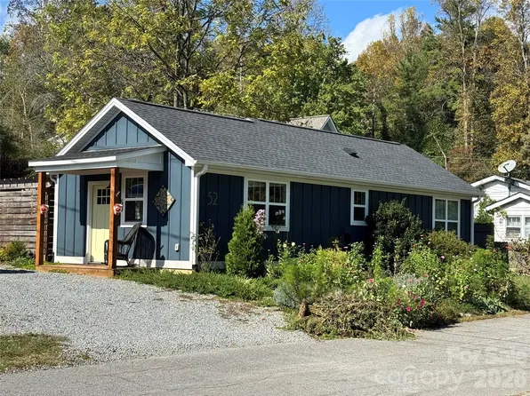 52 N Ln, Brevard, NC 28712