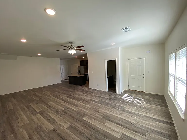4211 Sante Fe Sq — Photo 27