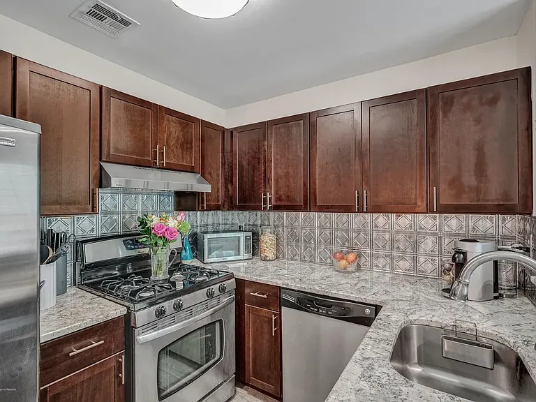 19 Horseshoe Ct #19 — Photo 8