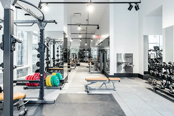 Rented by Greystar | media 11