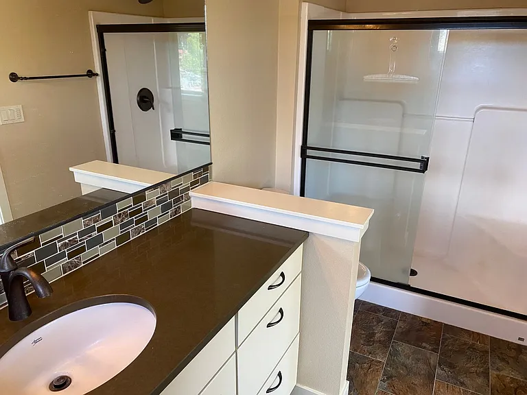844 NW Newport Ave — Photo 11