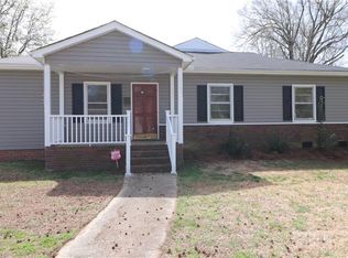 1222 Cedrow Dr, High Point, NC 27260