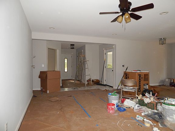 3rd image of 5113 Landbrook Dr