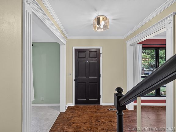4th image of 10411 S Richmond Pl
