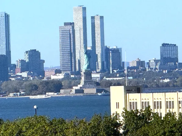 359 Ovington Avenue image 17 of 19