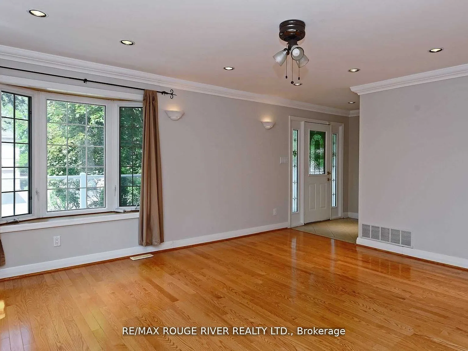 3 bed, $3,100 — Photo 2