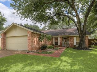 3118 Founders Green Cir, Pearland, TX 77581