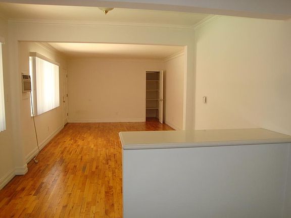 5th image of 1538 N Hayworth Ave APT 6