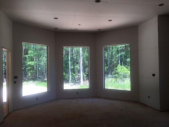 5th image of 221 Grande Masion Blvd