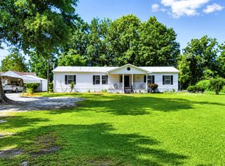 140 Crosby St, Surrency, GA 31563