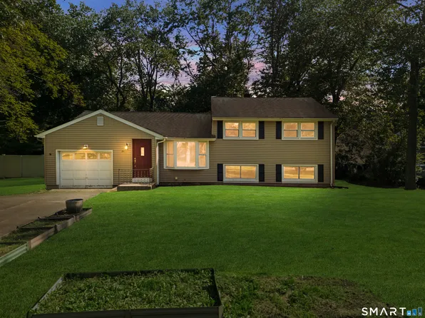22 Margo Circle, North Haven, CT 06473