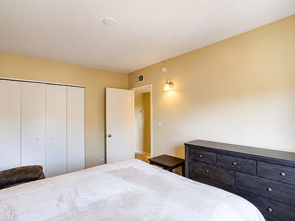 4th image of 1810 E Blacklidge Dr APT 514