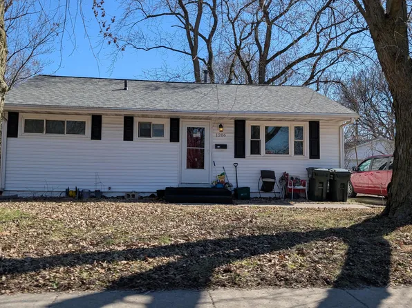 1206 N Lincoln Ave, Urbana, IL 61801