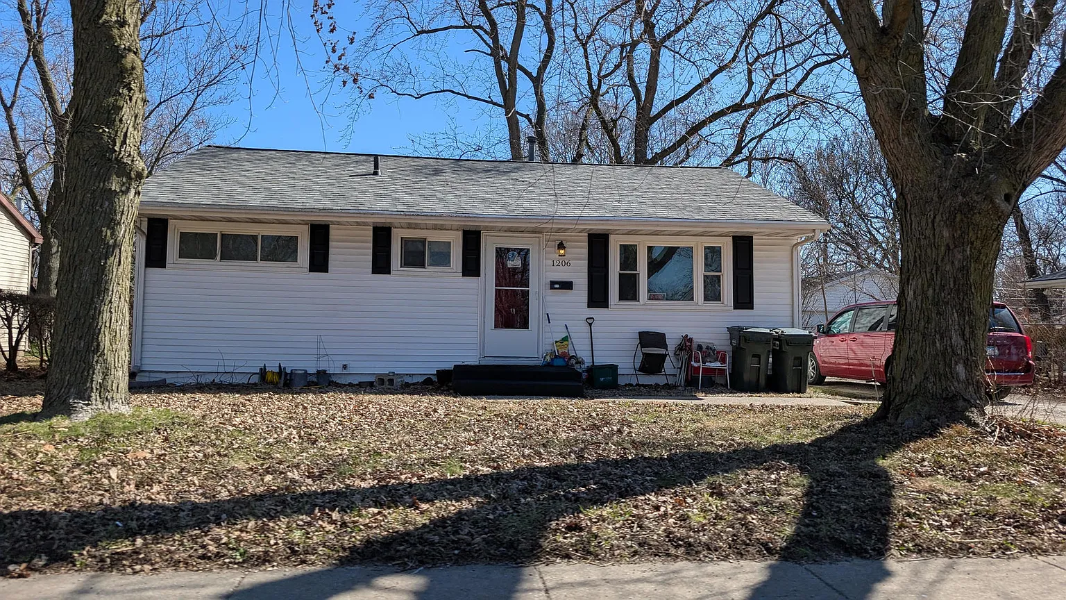 1206 N Lincoln Ave photo 1
