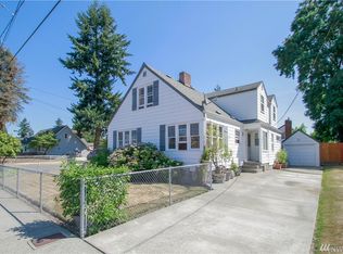 902 1st St NE, Auburn, WA 98002