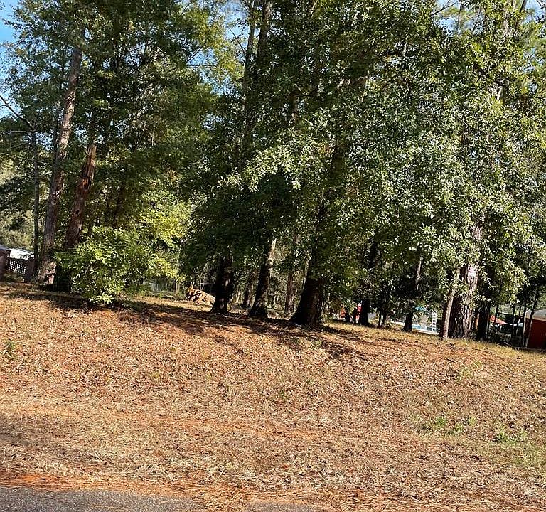 2nd image of 510 Divine Dr