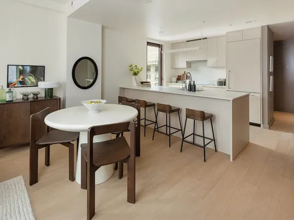300 E 50th St, New York, NY