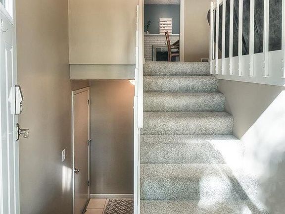 3rd image of 6736 S 139th Avenue Cir