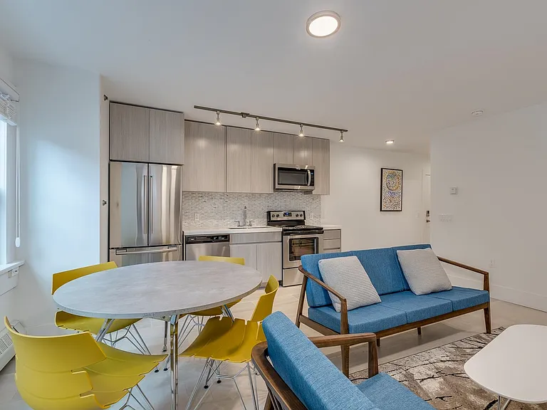 1425 Haro St #107 — Photo 6