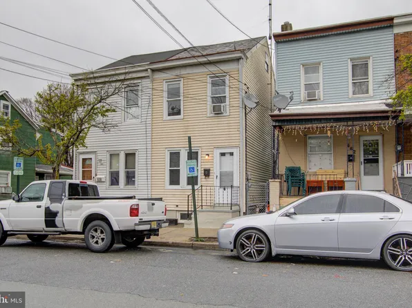 660 2nd St, Trenton, NJ 08611