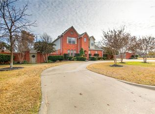1611 Stonegate Dr, Cleburne, TX 76033