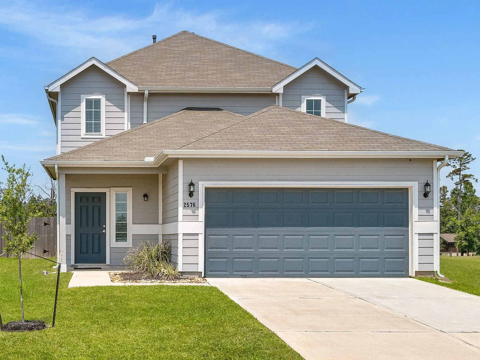 4 bed, 2.5 bath, 2628 sqft, $2,600 — Photo 1