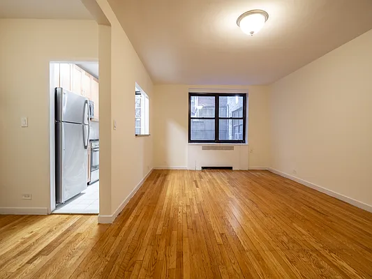 Rented by City Connections Realty | media 16