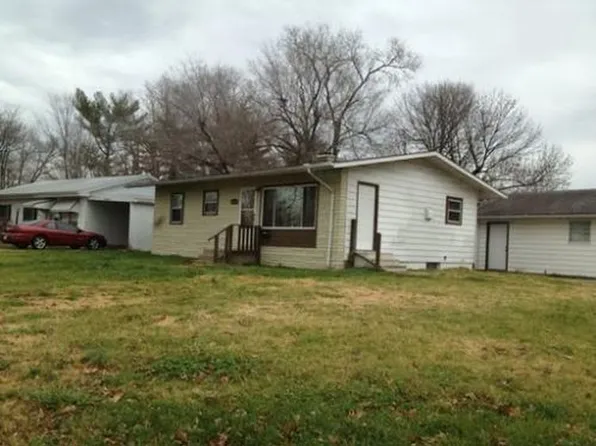146 Saint Paul Dr, Cahokia, IL 62206