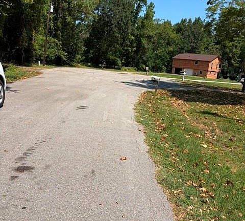 4th image of Beaver Den Dr