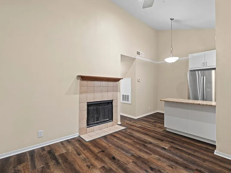 203 E 31st St #311 — Photo 10
